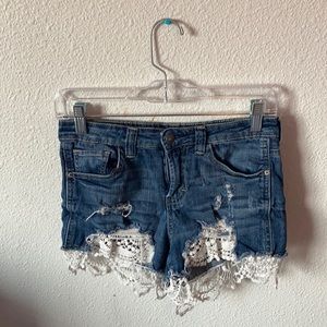 high rise, size 5, jean shorts, lace distress